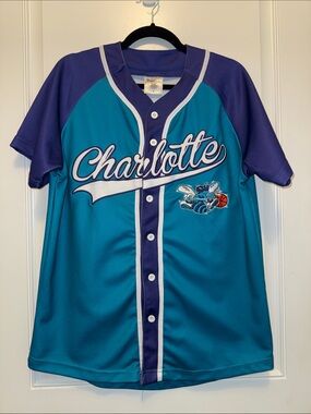 Like new Charlotte Hornets Teal & Purple Adult basketball Jersey size small